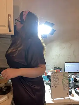 DienkaGreen online show from 1, 12, 2025