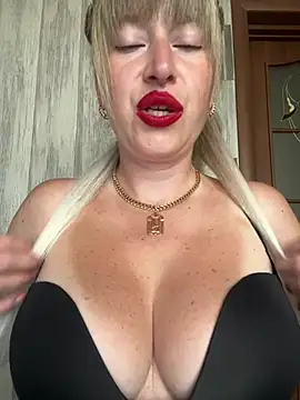 Snapshot of Kittenforyou chatting on 8, 7, 2026 Kittenforyou online show from 8, 7, 2026