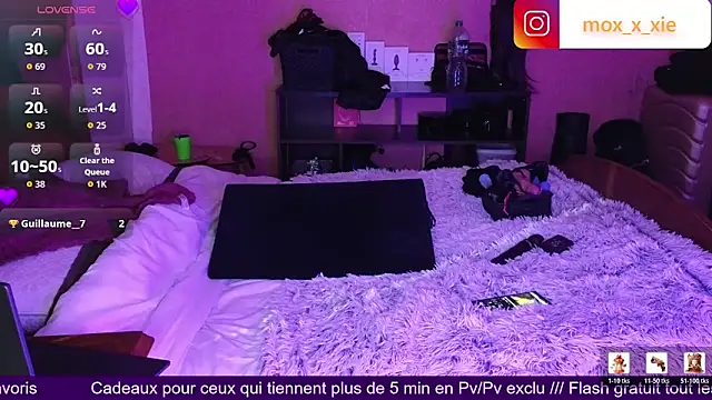 Moxxxie online show from 16, 4, 2026