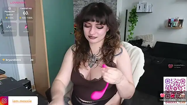 Moxxxie online show from 24, 10, 2025