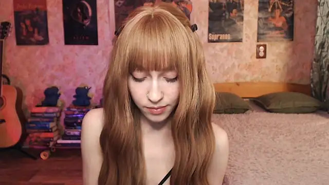 Friendly Ellie online show from 8, 11, 2025