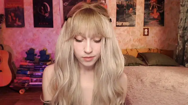 Friendly Ellie online show from 5, 3, 2025