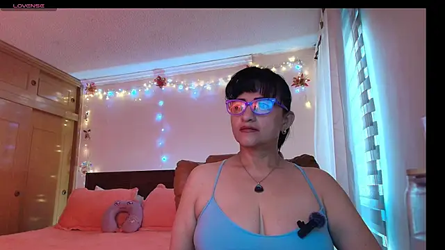 ISABEEL SOFIA01 online show from 12, 4, 2026