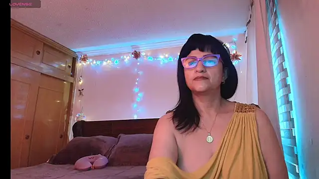 ISABEEL SOFIA01 online show from 3, 5, 2026