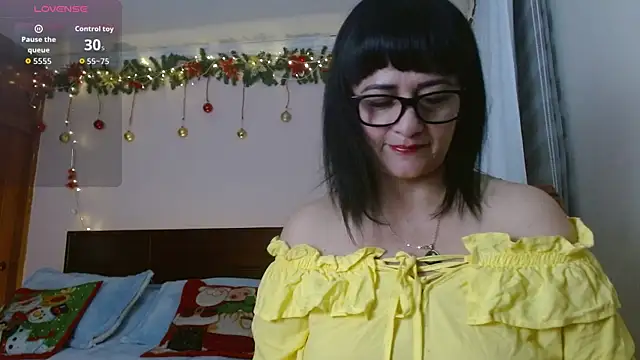 ISABEEL SOFIA01 online show from 17, 12, 2025