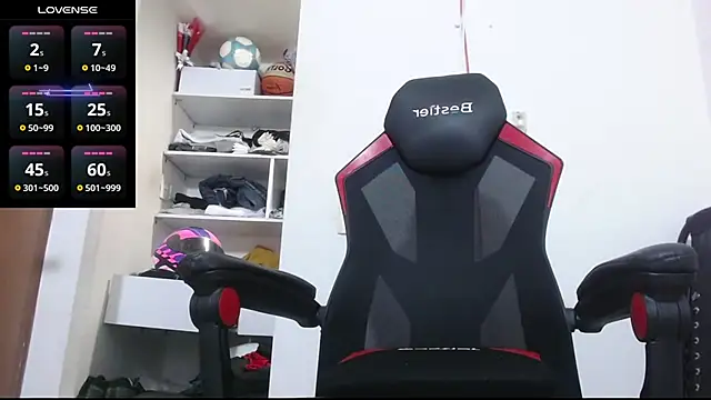 Snapshot of freestyle_blake1 chatting on 24, 10, 2025 freestyle blake1 online show from 24, 10, 2025