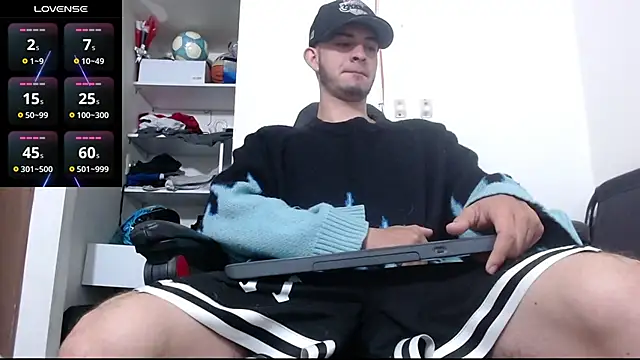 Snapshot of freestyle_blake1 chatting on 20, 11, 2025 freestyle blake1 online show from 20, 11, 2025