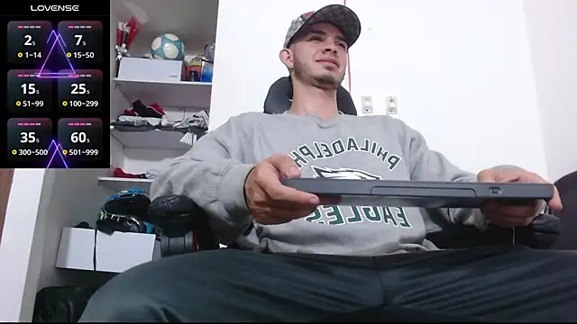 Snapshot of freestyle_blake1 chatting on 3, 11, 2025 freestyle blake1 online show from 3, 11, 2025