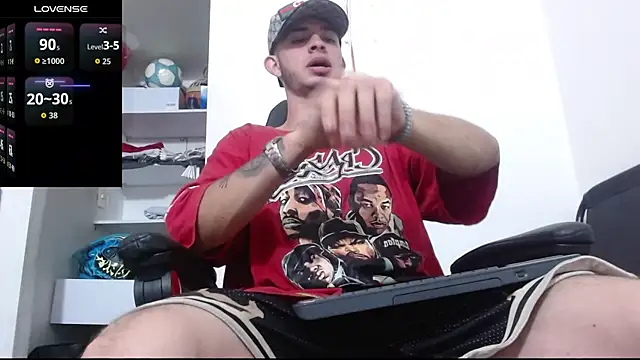 Snapshot of freestyle_blake1 chatting on 6, 11, 2025 freestyle blake1 online show from 6, 11, 2025