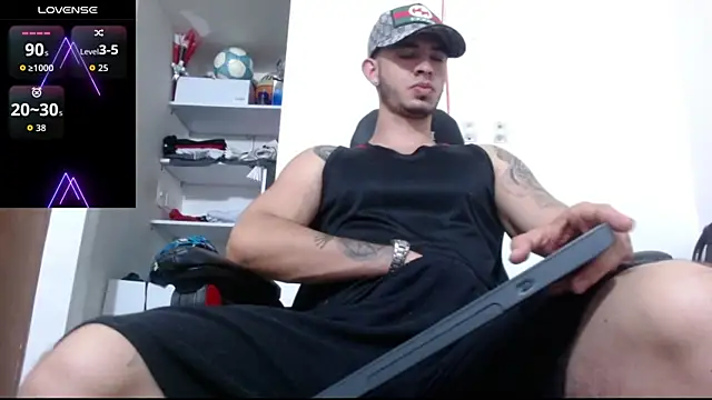 Snapshot of freestyle_blake1 chatting on 4, 11, 2025 freestyle blake1 online show from 4, 11, 2025