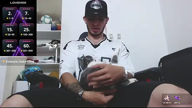 Snapshot of freestyle_blake1 chatting on 28, 10, 2025 freestyle blake1 online show from 28, 10, 2025