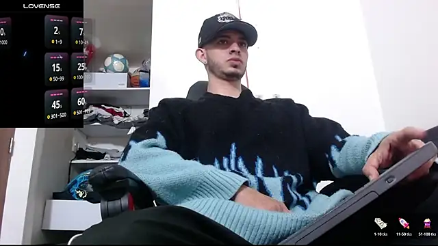 Snapshot of freestyle_blake1 chatting on 15, 11, 2025 freestyle blake1 online show from 15, 11, 2025