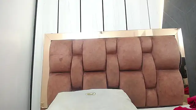 arianna pearl online show from 19, 9, 2025