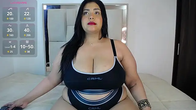 Snapshot of AmandaRousel chatting on 22, 2, 2025 AmandaRousel online show from 22, 2, 2025