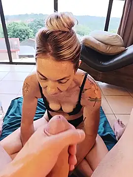 Snapshot of MissLMrJ chatting on 10, 1, 2026 MissLMrJ online show from 10, 1, 2026