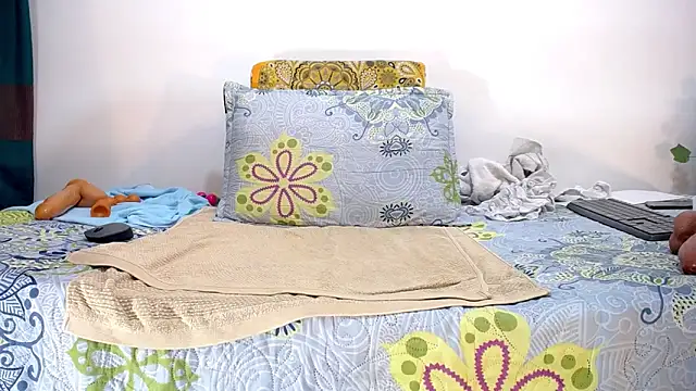 Snapshot of isabella-yumm chatting on 21, 9, 2025 isabella-yumm online show from 21, 9, 2025