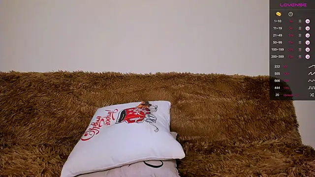 Snapshot of mayWaya chatting on 23, 11, 2025 mayWaya online show from 23, 11, 2025