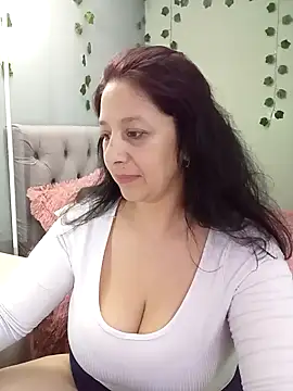 camilalatti online show from 8, 1, 2025