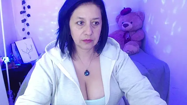 camilalatti online show from 8, 10, 2025