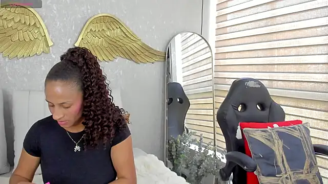 EmmaFerrary online show from 16, 4, 2026