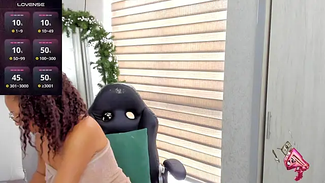 EmmaFerrary online show from 19, 12, 2025