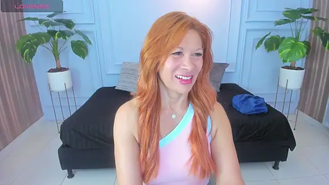 Snapshot of cintiagreyx chatting on 8, 4, 2026 cintiagreyx online show from 8, 4, 2026