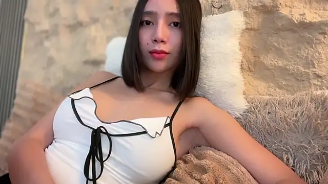 Snapshot of GenesisCastillano chatting on 21, 4, 2026 GenesisCastillano online show from 21, 4, 2026