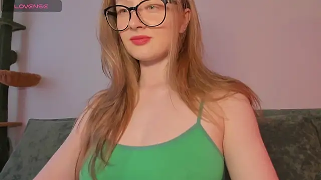 Snapshot of mollytuck chatting on 8, 7, 2026 mollytuck online show from 8, 7, 2026