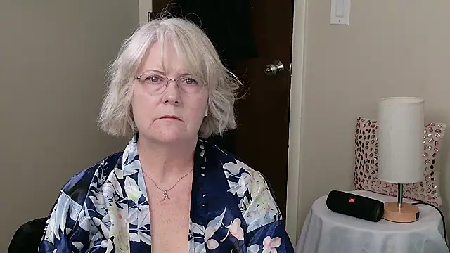 Kaitlyn Winters online show from 15, 1, 2025