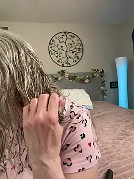 Snapshot of Kaitlyn_Winters chatting on 17, 2, 2026 Kaitlyn Winters online show from 17, 2, 2026