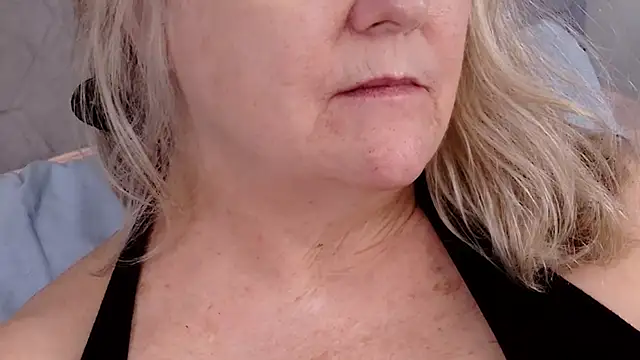 Snapshot of Kaitlyn_Winters chatting on 4, 2, 2026 Kaitlyn Winters online show from 4, 2, 2026