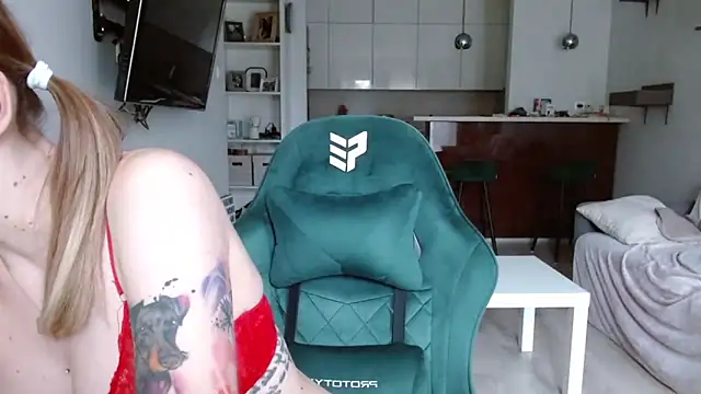 Snapshot of illusorycat chatting on 22, 10, 2025 illusorycat online show from 22, 10, 2025