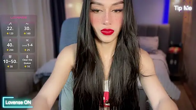 UrdreamTSgirl online show from 2, 2, 2026