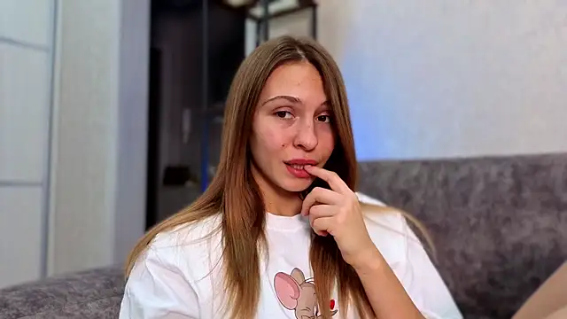 LovelyKatea online show from 12, 10, 2025