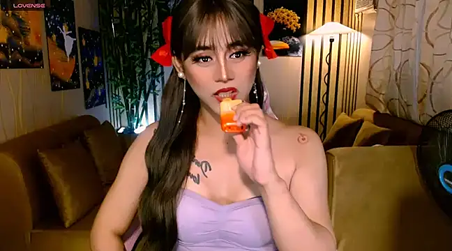 UrSweetKatCakes online show from 16, 2, 2025