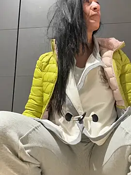 Luna-77 online show from 5, 4, 2026