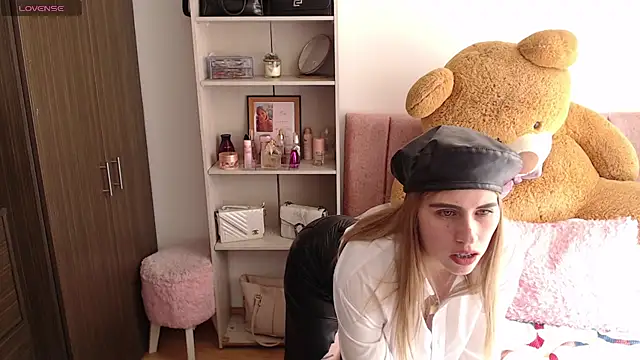 Snapshot of thamarajane chatting on 23, 5, 2026 thamarajane online show from 23, 5, 2026