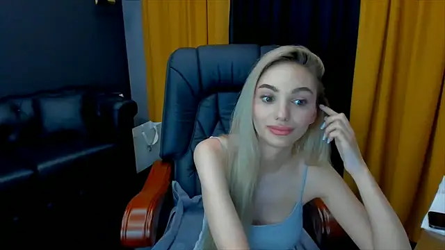 HaleySweet18 online show from 8, 7, 2026