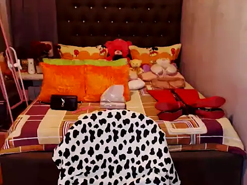 UnMarriedwifeTSX online show from 13, 10, 2025