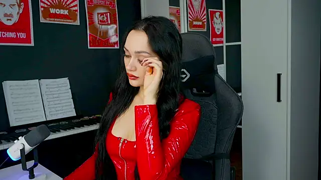 QueenAliss online show from 16, 9, 2025