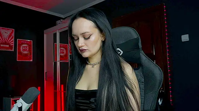 QueenAliss online show from 6, 1, 2026