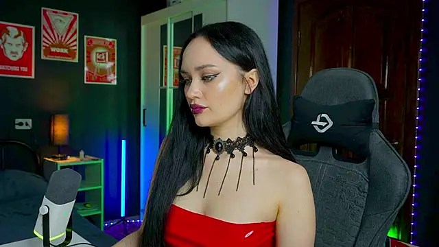 QueenAliss online show from 3, 11, 2025