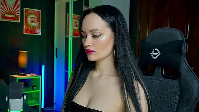 QueenAliss online show from 26, 11, 2025