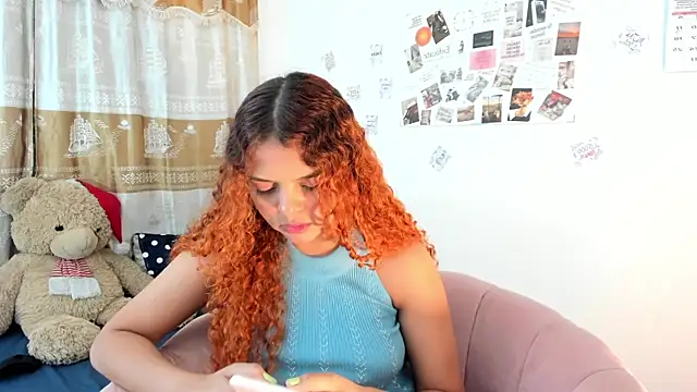 ValienteGirl  online show from 18, 1, 2025