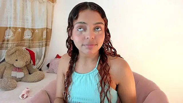 ValienteGirl  online show from 27, 12, 2024