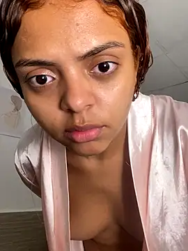 ValienteGirl  online show from 4, 11, 2025