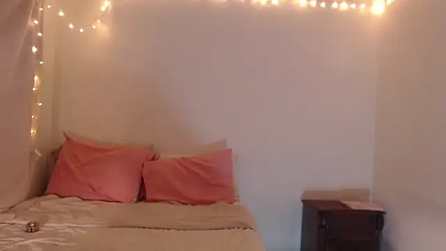 ValienteGirl  online show from 18, 4, 2026