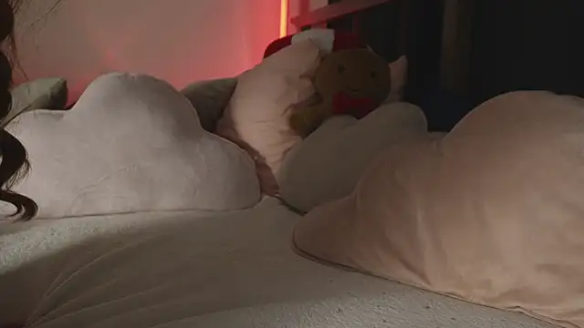 MiracleSandy online show from 10, 1, 2025