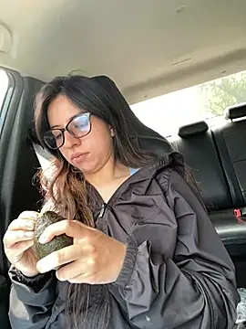 Maggie Fox3 online show from 2, 4, 2026