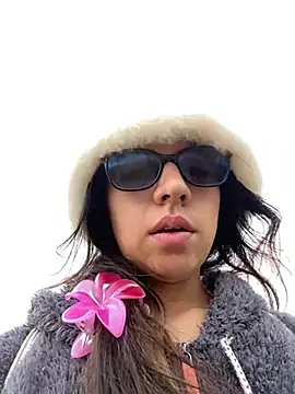 Maggie Fox3 online show from 13, 4, 2026